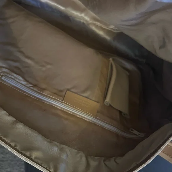 Arcadia Tan Leather Shoulder/ Tote Bag - Picture 8 of 11